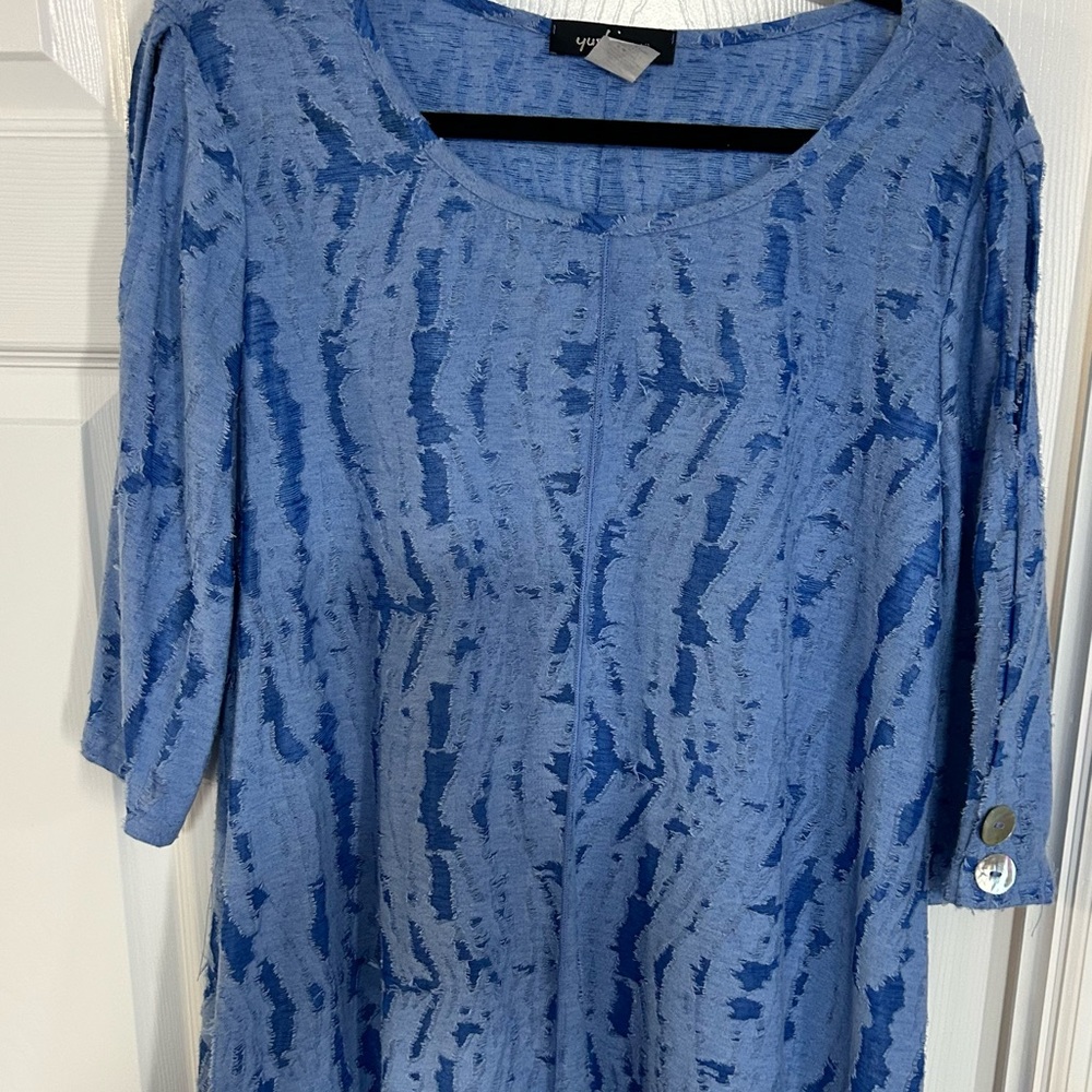 Shi by JOURNEYS Blue Textured Women's Blouse